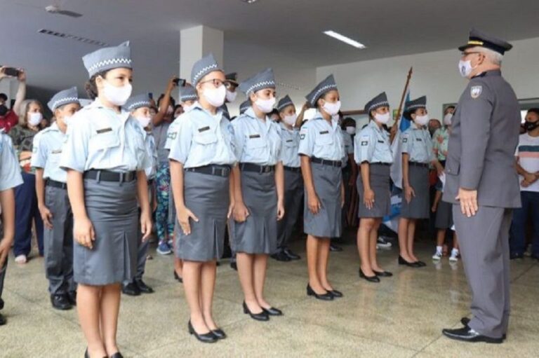 Escola militar?