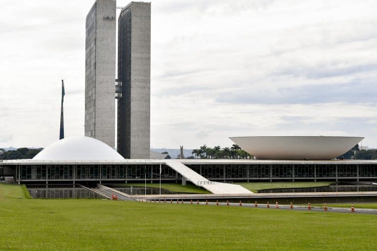 Turbulências de maio